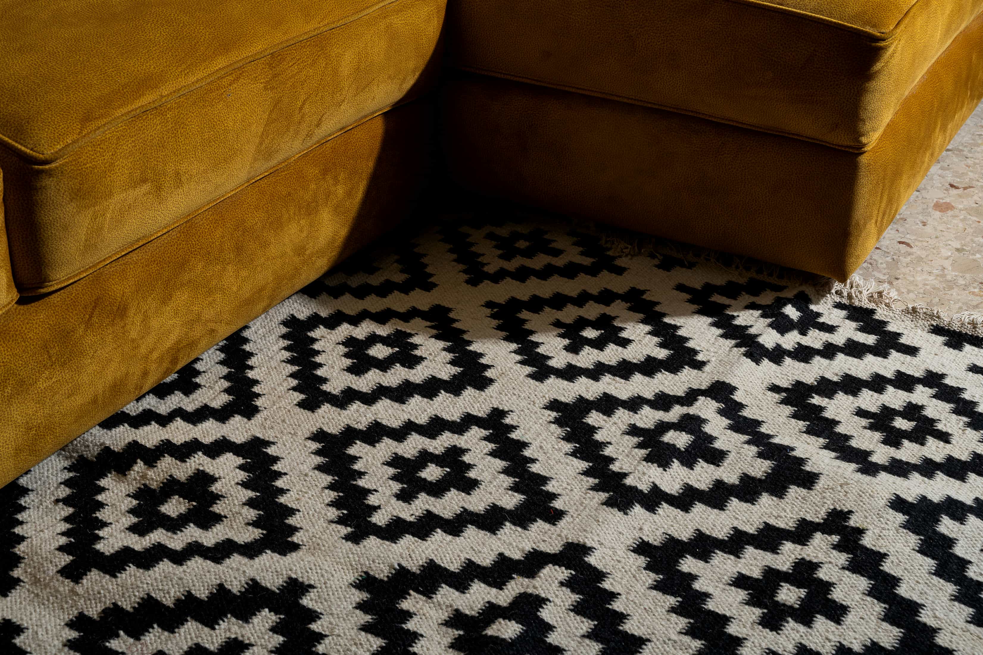Handwoven Cotton Wool Rug – Black and Ivory Diamond Geometric Pattern