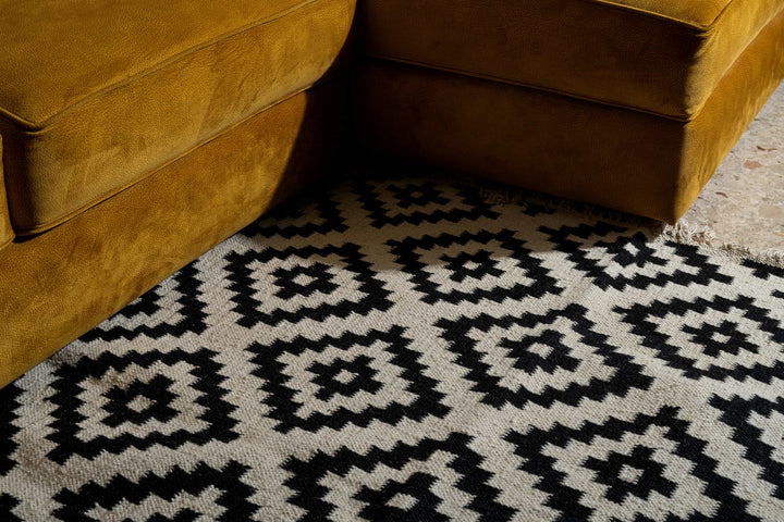 Handwoven Cotton Wool Rug – Black and Ivory Diamond Geometric Pattern