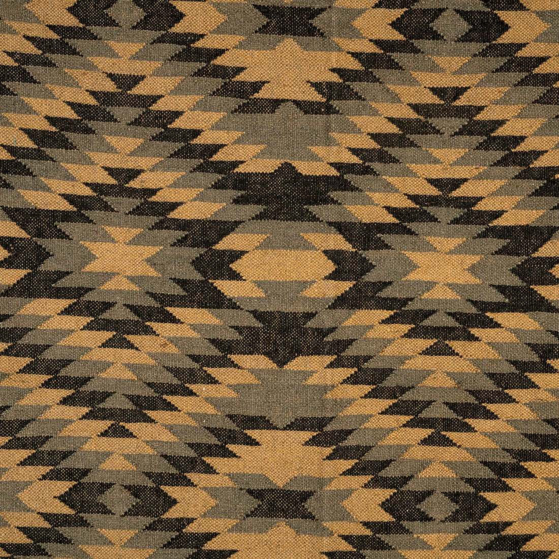 Handmade Wool Jute Rug - Timeless Design Meets Natural Beauty