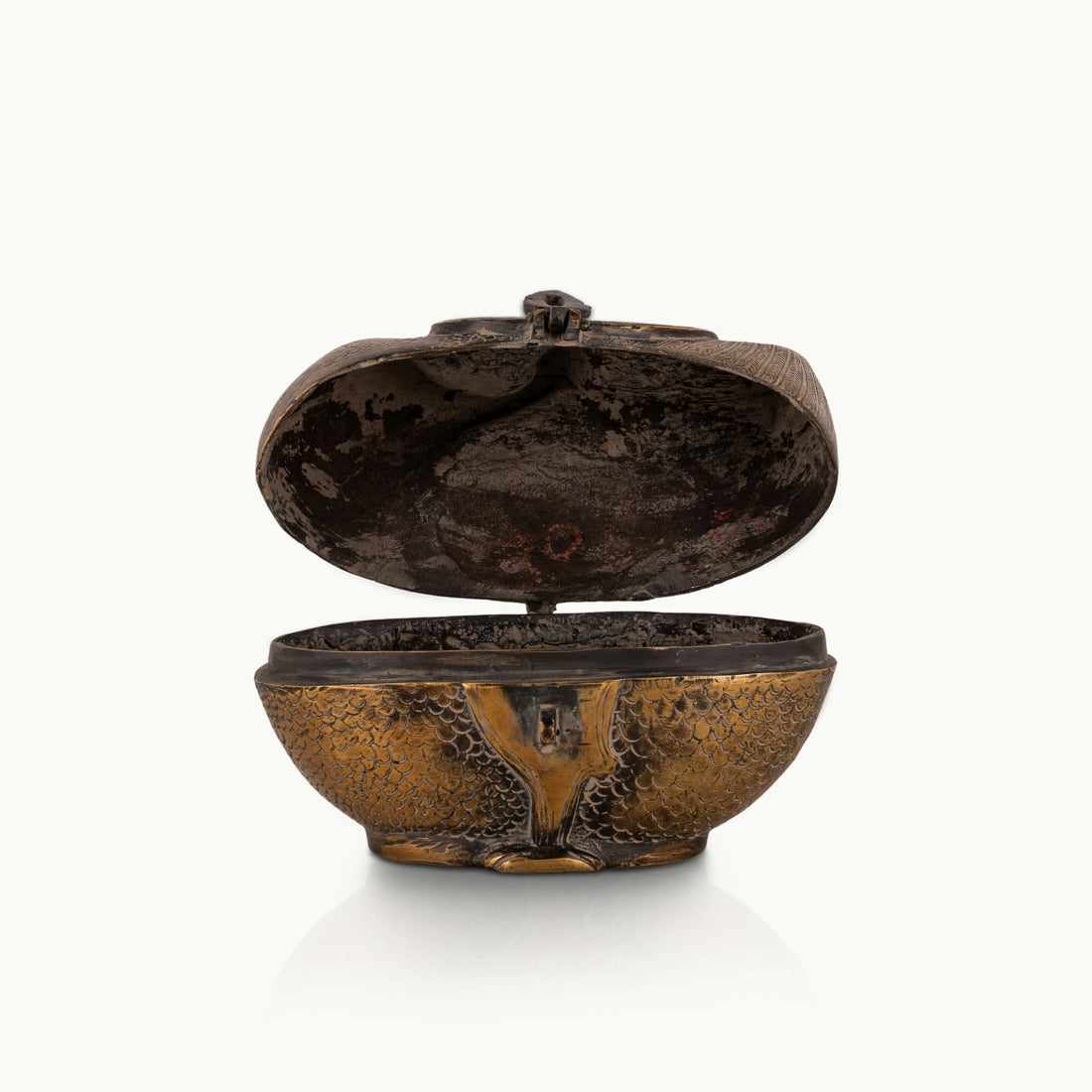 Vintage style avian storage vessel with a sturdy hinged lid for a bedroom vanity or vintage gifting.