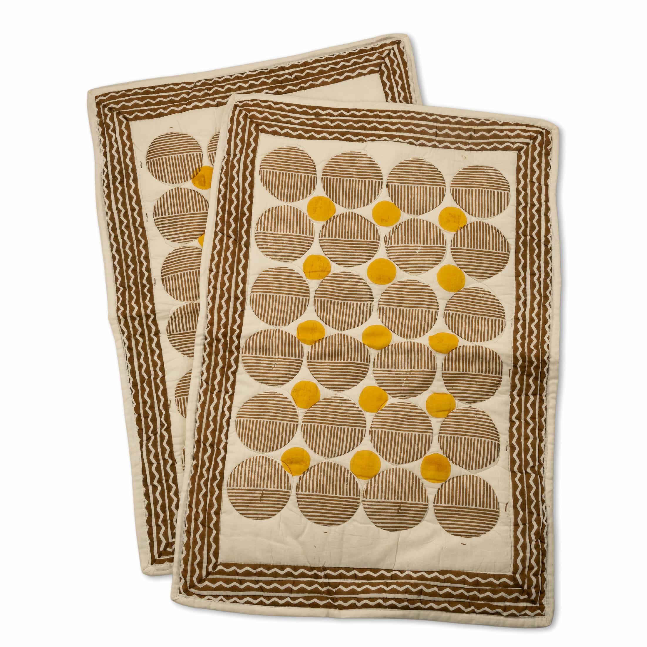 Cotton Quilted Bedcover Set with Pillow Covers – Classic Comfort Redefined