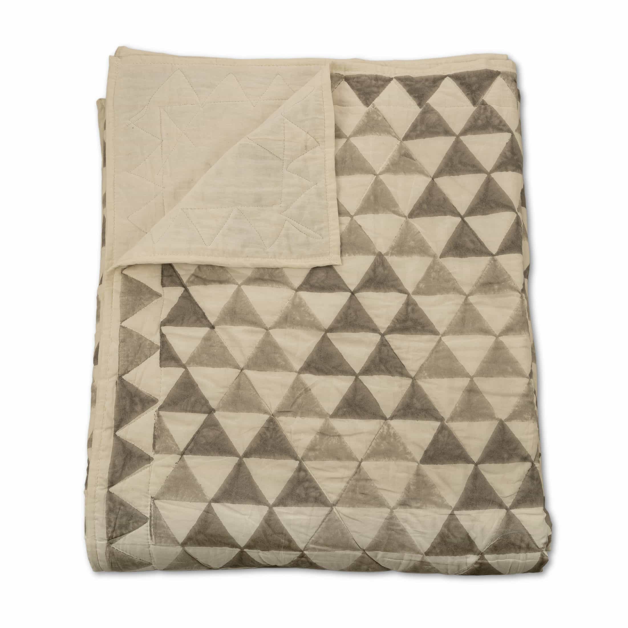 Monochrome 3D Pyramid Coverlet