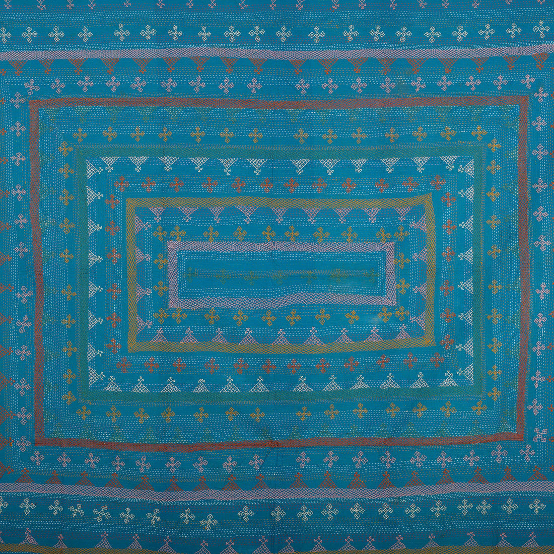 Kantha quilt with geometric stripe pattern