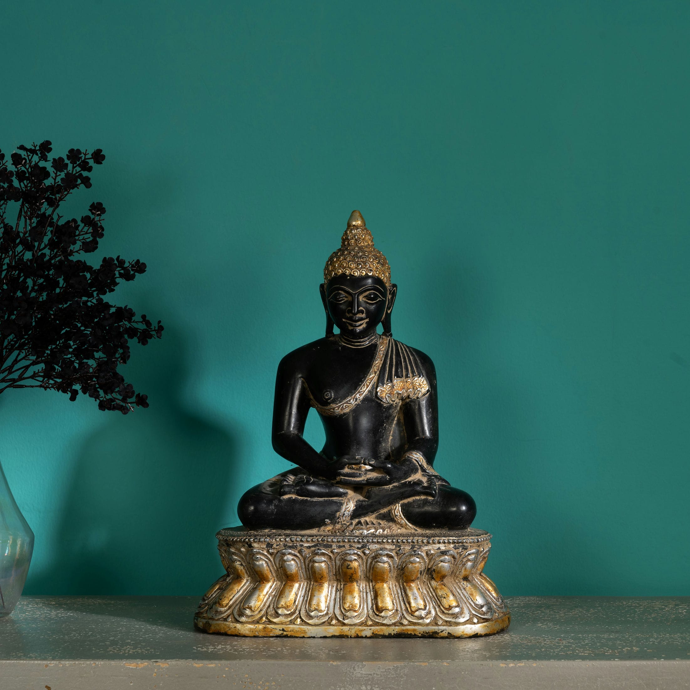 Black Finish Sitting Buddha Statue