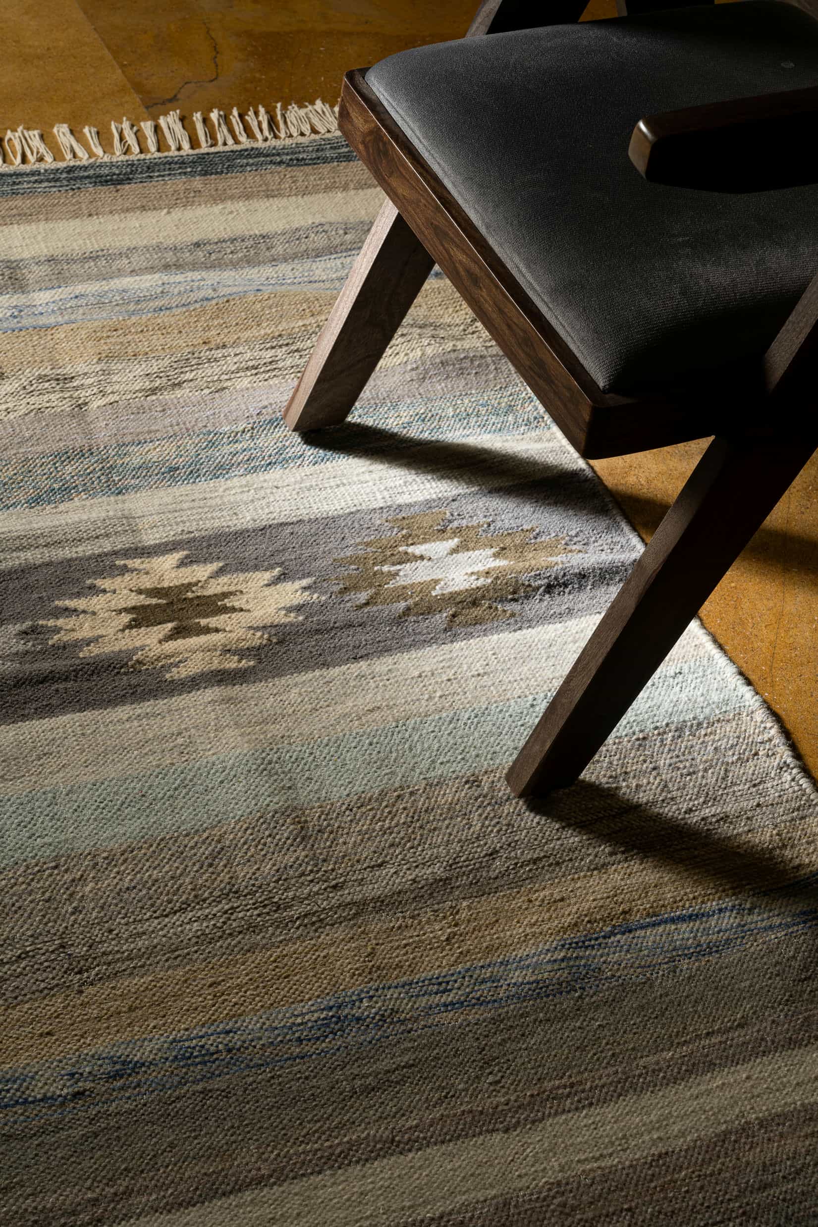 Cotton Wool Rug – Handwoven Striped Design