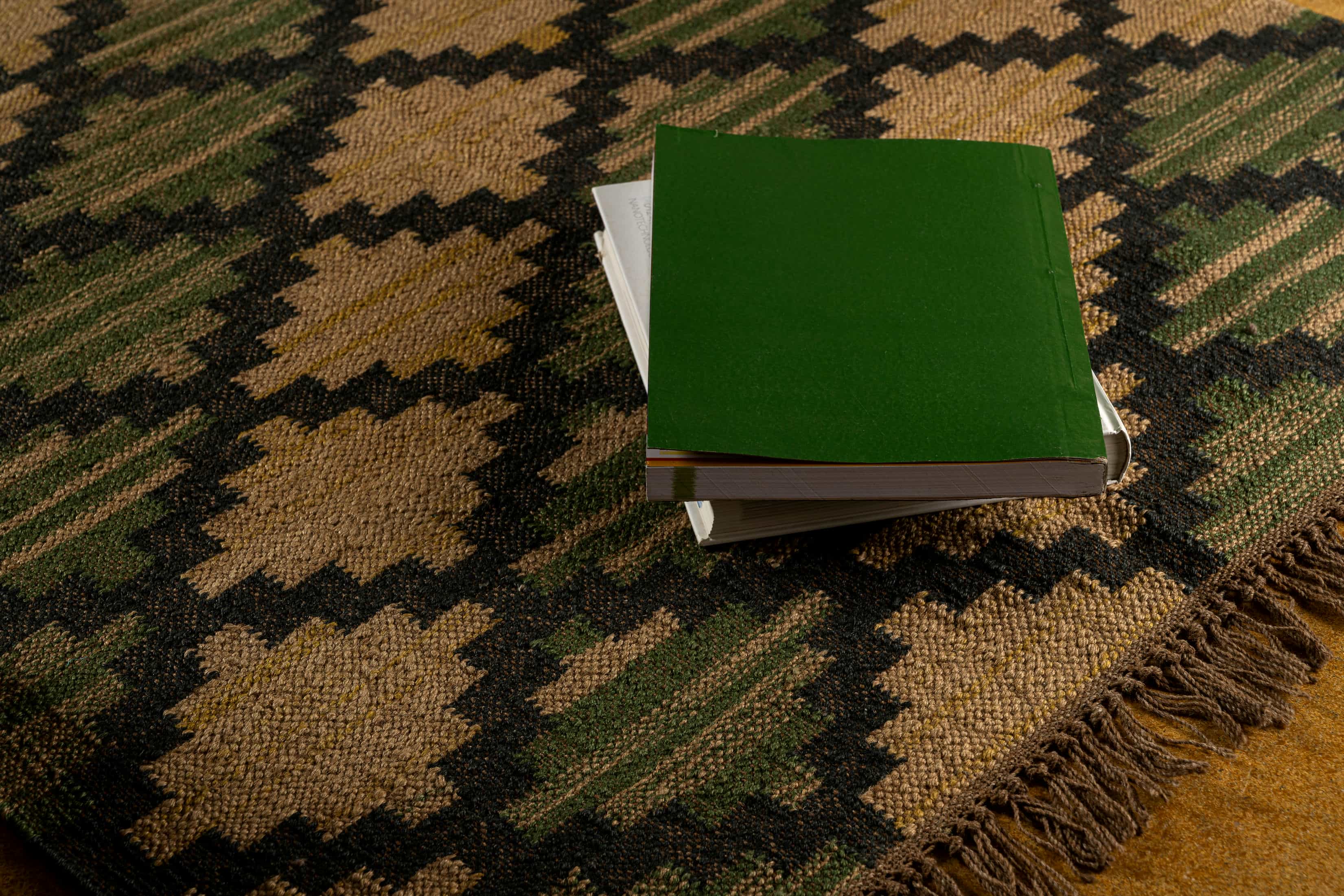 Artisan Hand-Woven Wool Jute Geometric Rug