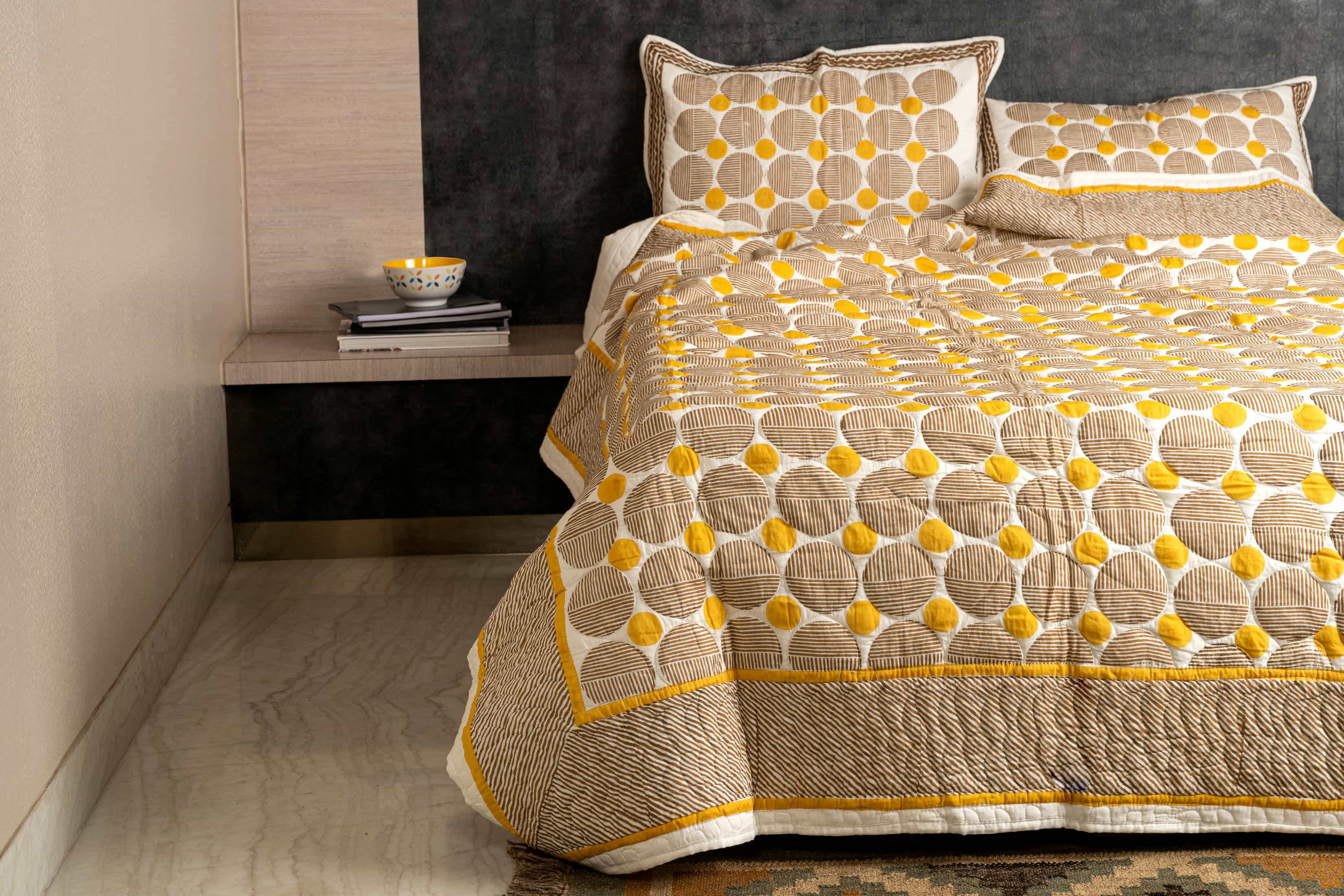 Cotton Quilted Bedcover Set with Pillow Covers – Classic Comfort Redefined