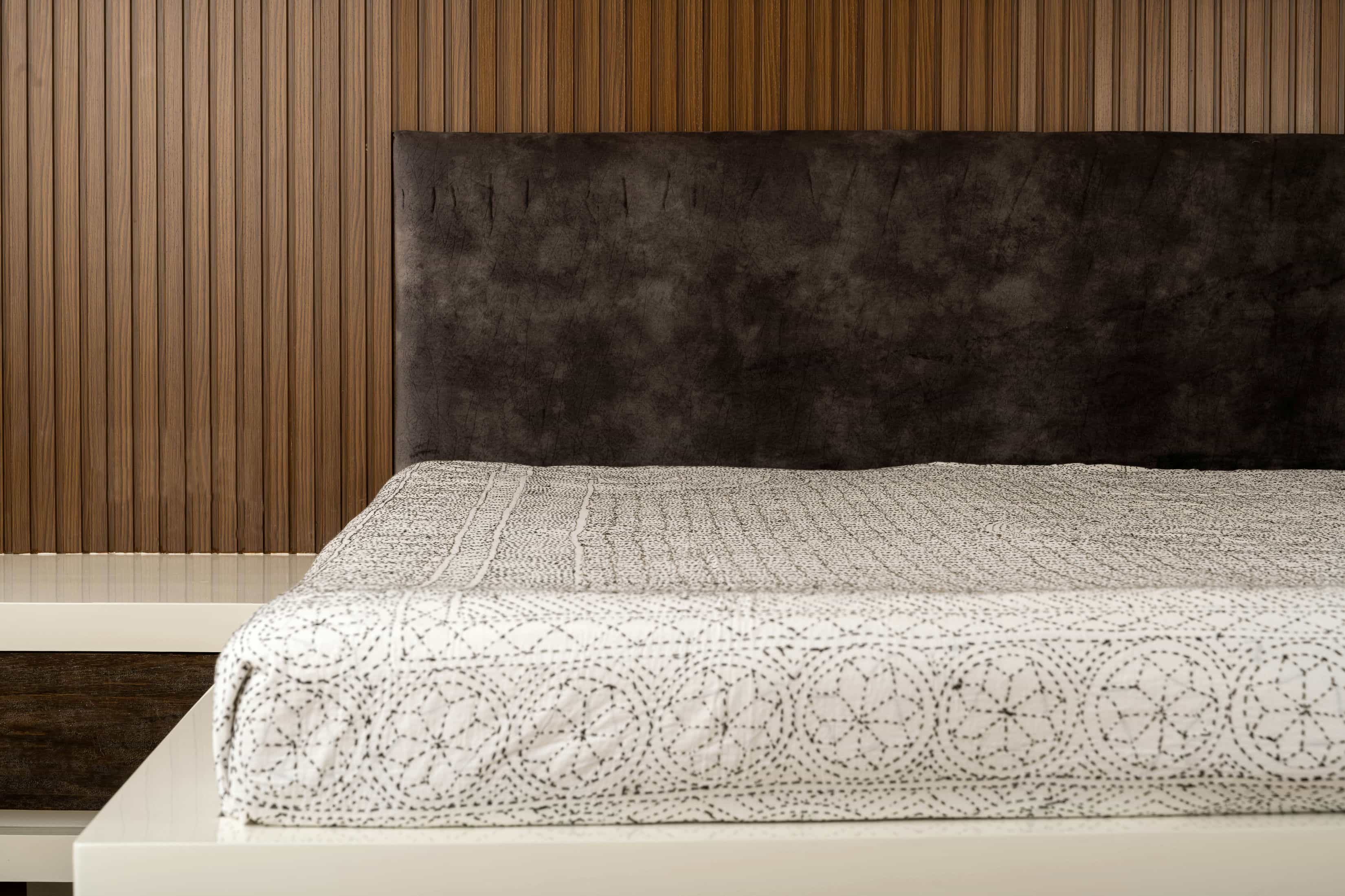 Ecru Medallion Embroidered Coverlet